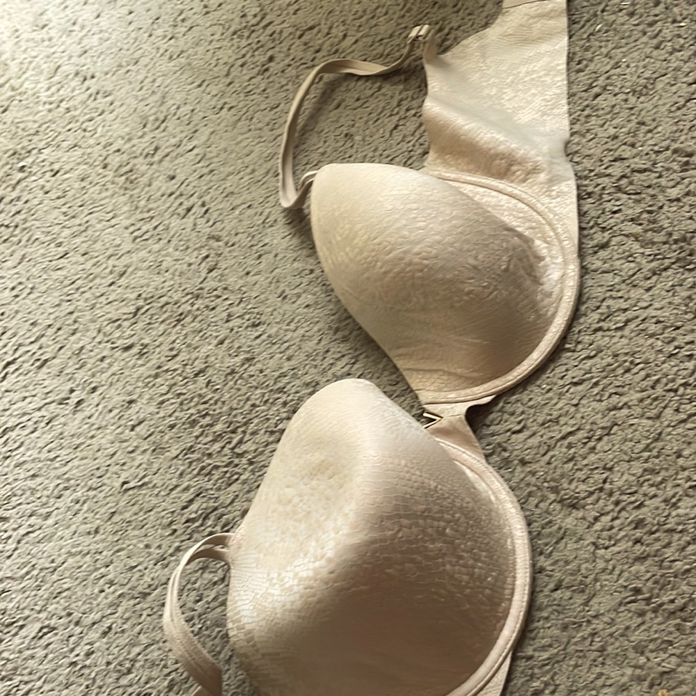 Mermaid scale looking shines great condition no tears or smudges size 38 DDD